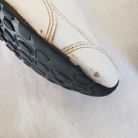 Nike Air Shox Pink and White Breast Cancer Edition - Picture 5 of 9